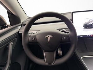 Tesla Model Y bild 14