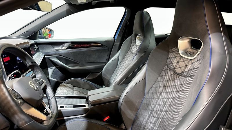 Volkswagen Passat bild 8