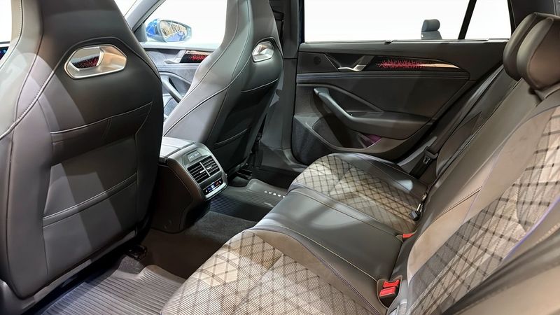 Volkswagen Passat bild 12