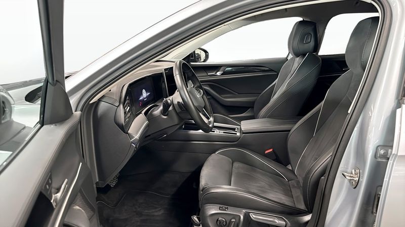 Volkswagen Passat bild 8
