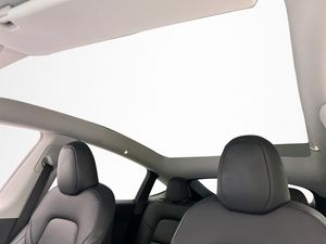 Tesla Model Y bild 14