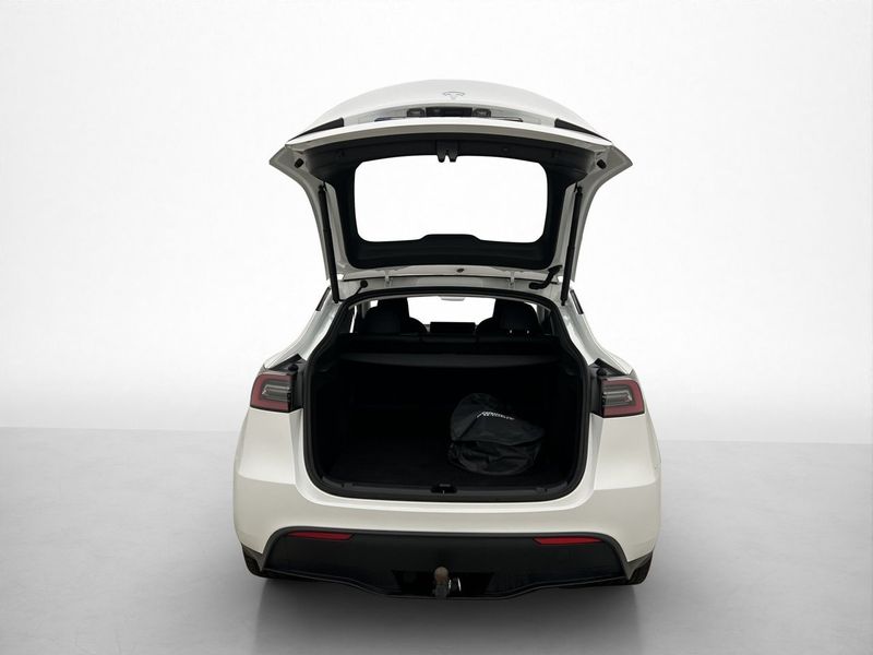 Tesla Model Y bild 21
