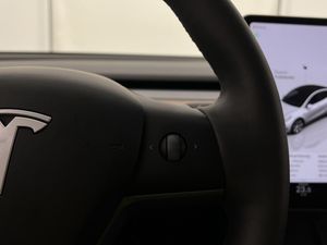 Tesla Model Y bild 33