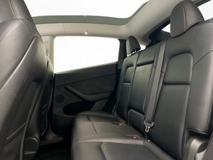Tesla Model Y bild 15