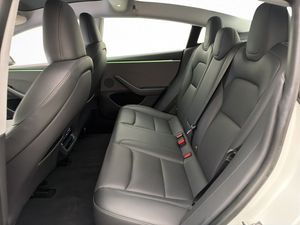Tesla Model 3 bild 18
