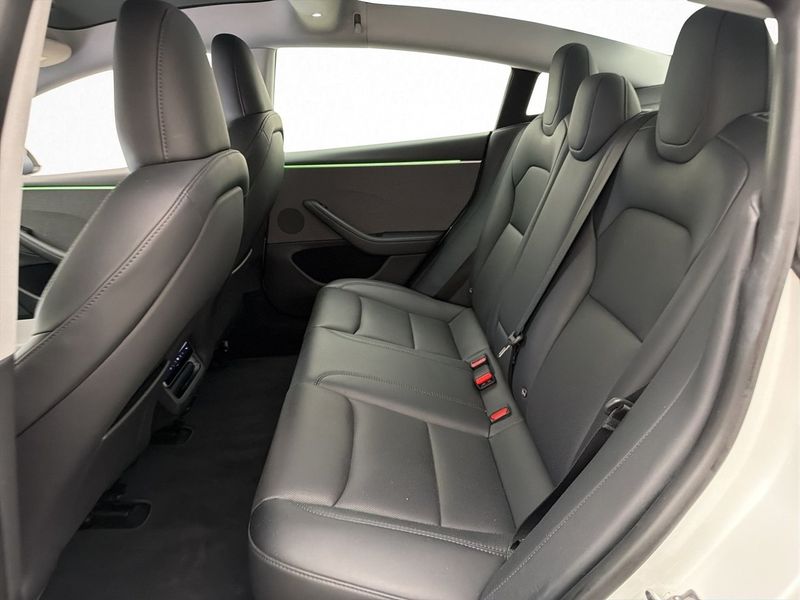 Tesla Model 3 bild 18
