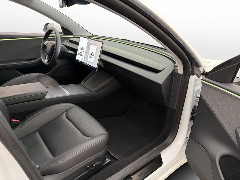 Tesla Model 3 bild 14