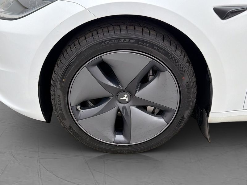 Tesla Model 3 bild 11