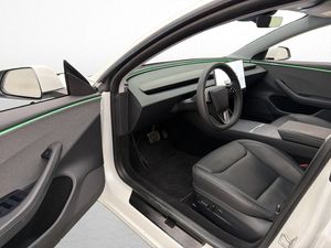 Tesla Model 3 bild 12