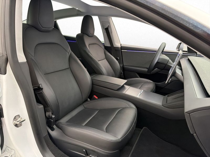 Tesla Model 3 bild 15