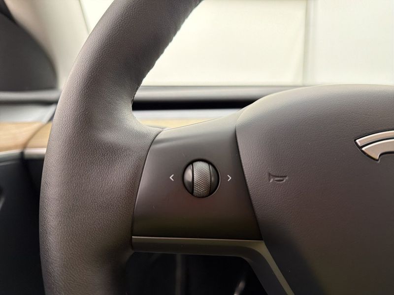 Tesla Model Y bild 28