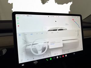 Tesla Model Y bild 25