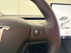 Tesla Model Y bild 29