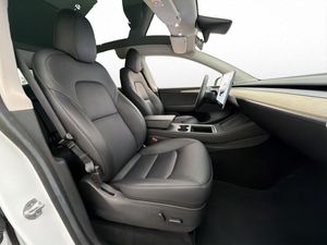 Tesla Model Y bild 15