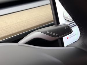 Tesla Model Y bild 30