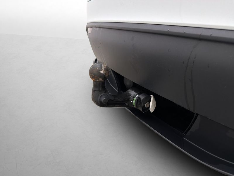 Tesla Model Y bild 17