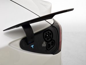 Tesla Model Y bild 32