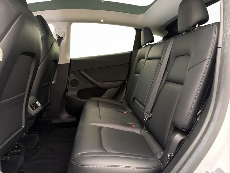 Tesla Model Y bild 20