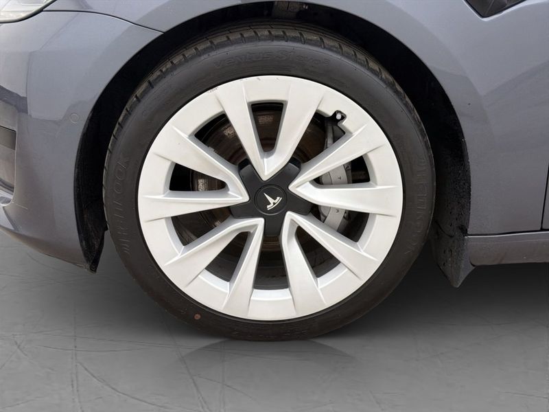 Tesla Model 3 bild 33