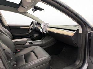 Tesla Model 3 bild 28