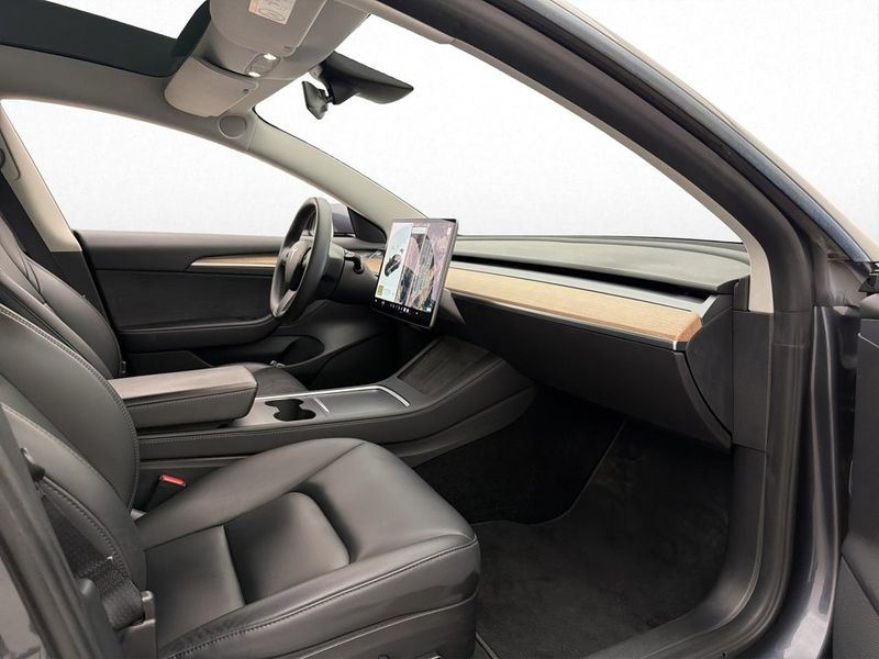 Tesla Model 3 bild 28