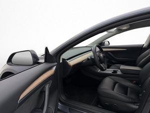 Tesla Model 3 bild 23