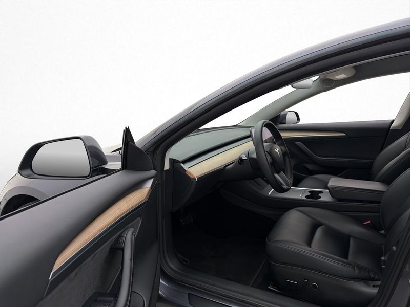 Tesla Model 3 bild 23