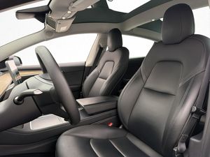 Tesla Model 3 bild 11