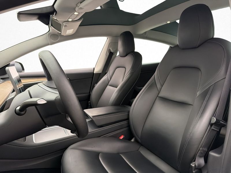 Tesla Model 3 bild 11