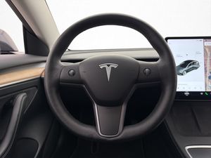 Tesla Model 3 bild 14