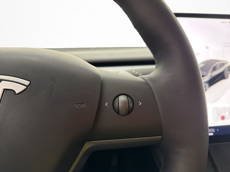 Tesla Model Y bild 17