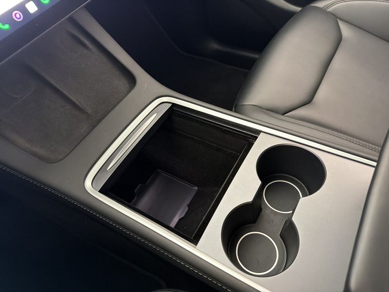 Tesla Model Y bild 26