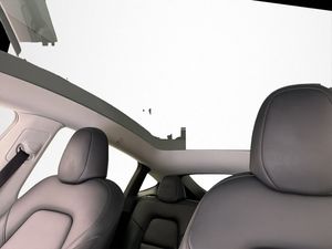 Tesla Model Y bild 33
