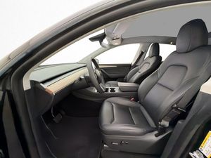 Tesla Model Y bild 13