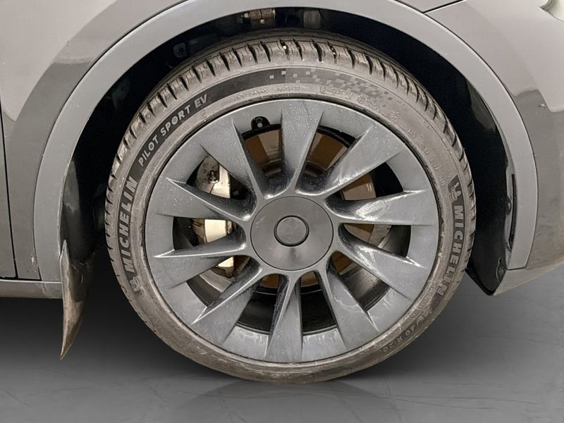 Tesla Model Y bild 37