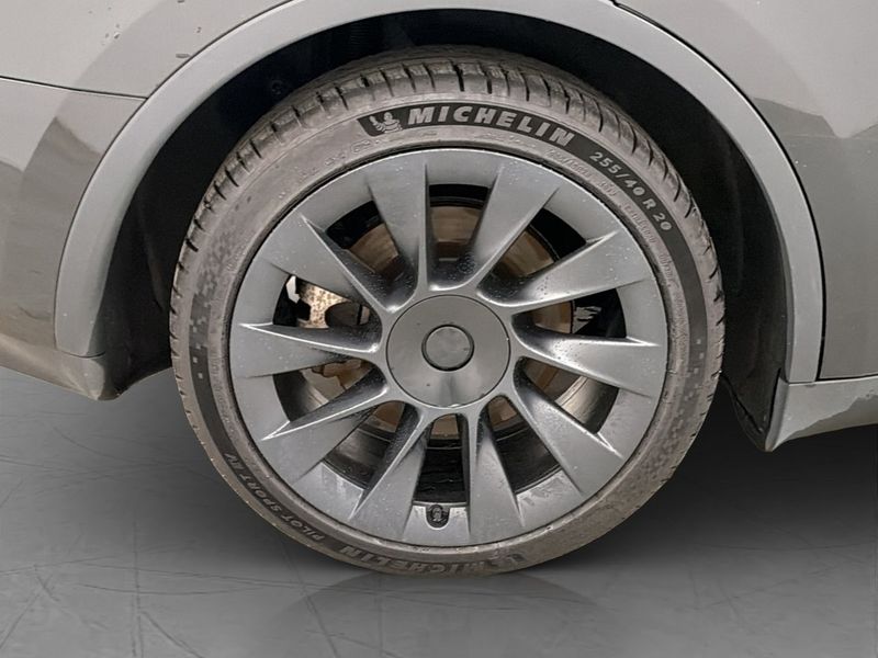 Tesla Model Y bild 36