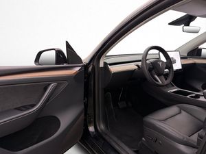Tesla Model Y bild 12