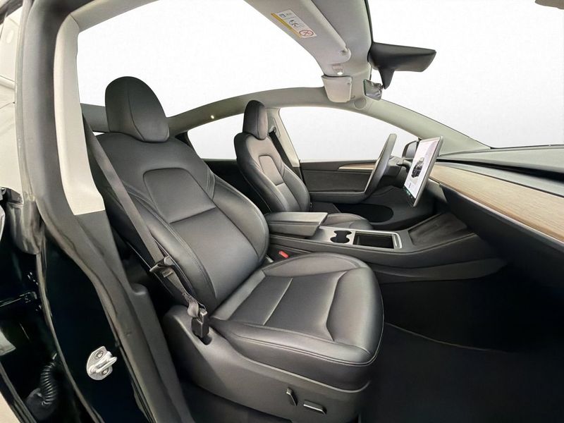 Tesla Model Y bild 28