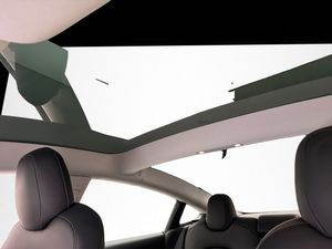 Tesla Model 3 bild 13