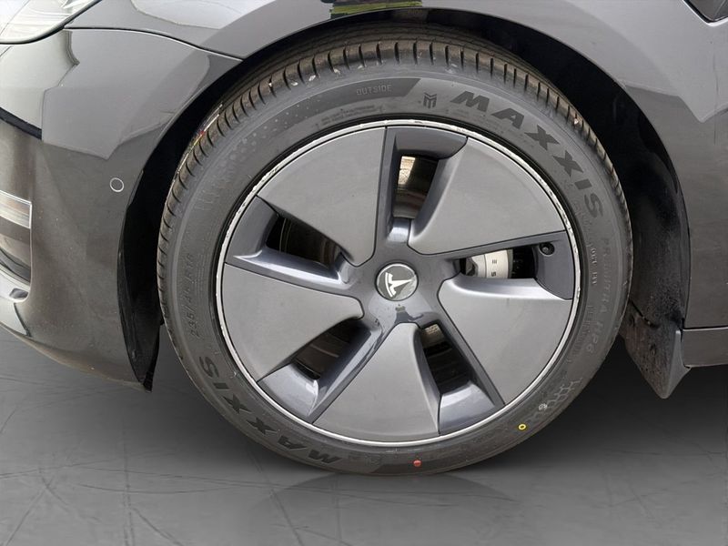 Tesla Model 3 bild 32