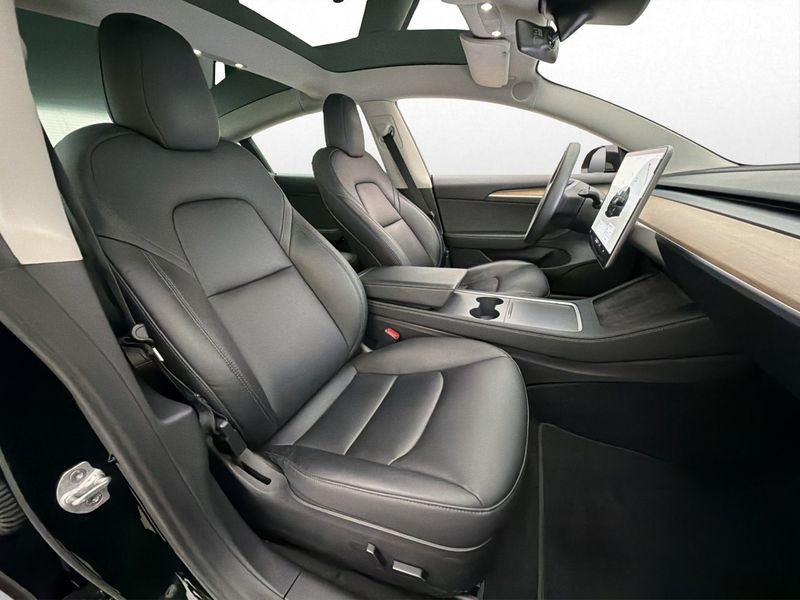 Tesla Model 3 bild 27