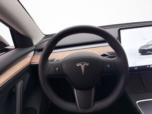 Tesla Model 3 bild 15