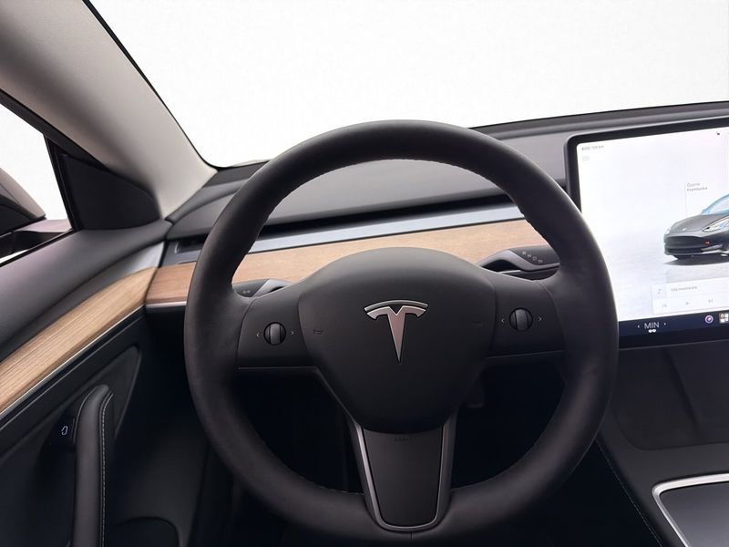 Tesla Model 3 bild 15