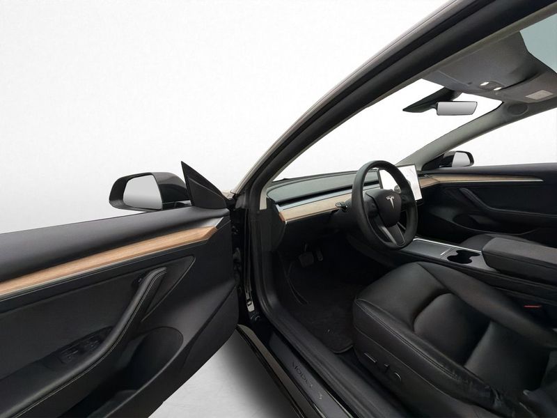 Tesla Model 3 bild 11