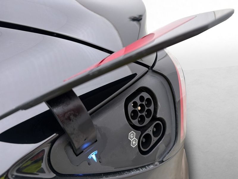 Tesla Model 3 bild 31