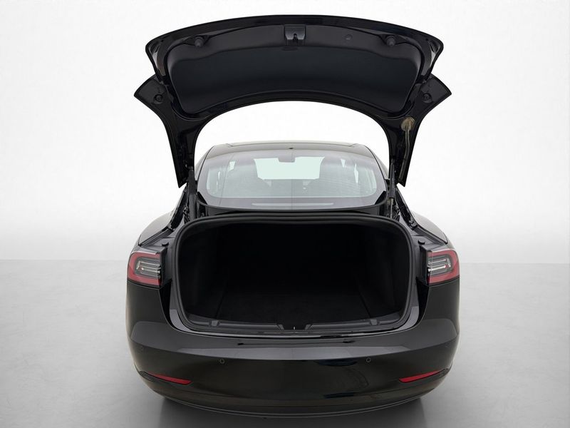 Tesla Model 3 bild 29
