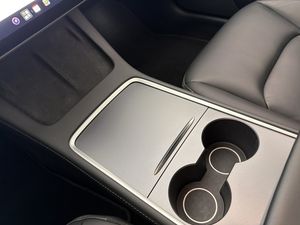 Tesla Model 3 bild 25