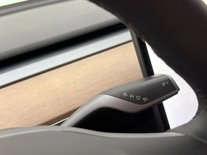 Tesla Model 3 bild 18