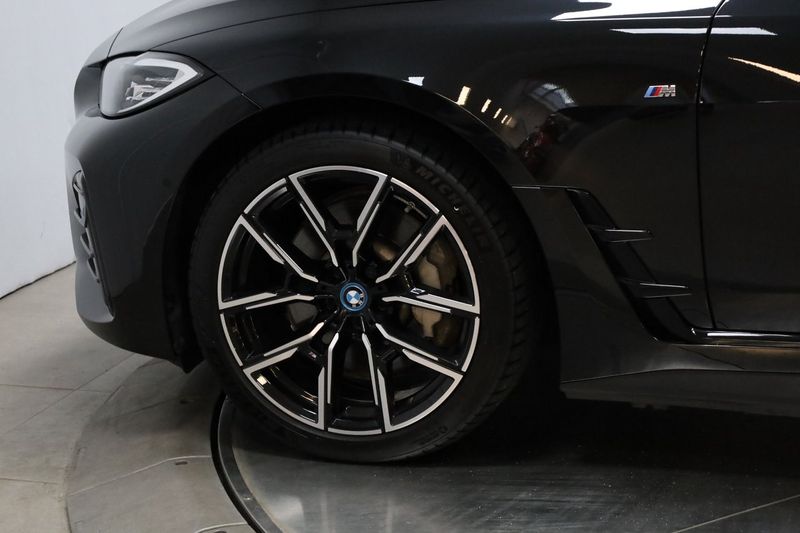 BMW i4 bild 26