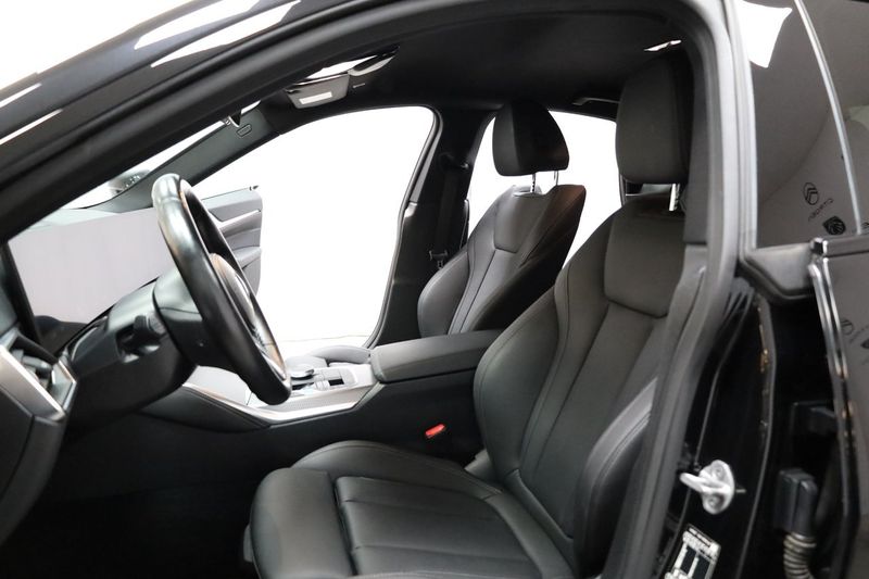 BMW i4 bild 11